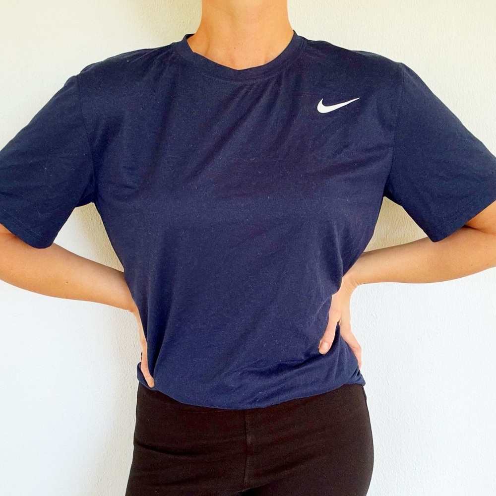 Nike Dri-Fit navy blue unisex loose fit workout tee size medium